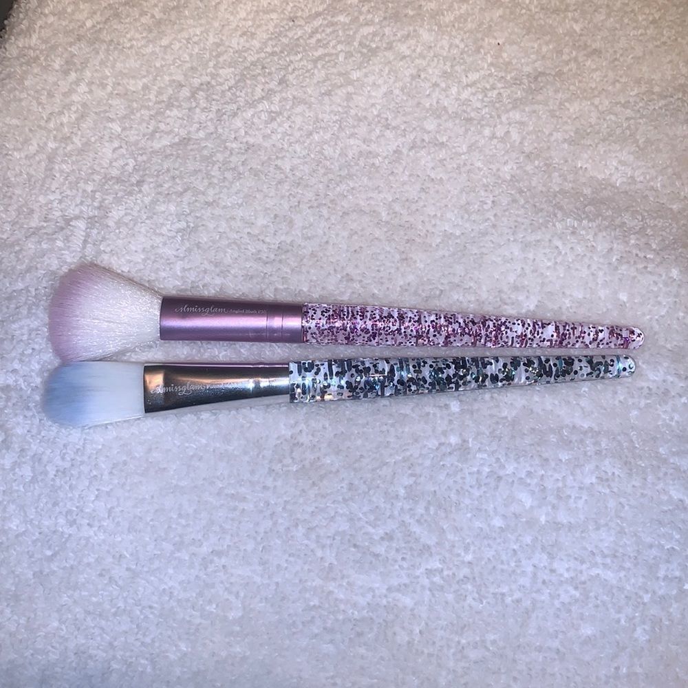 SL Miss Glam Makeup Brushes, Foundation B12, Angled Blush P30
